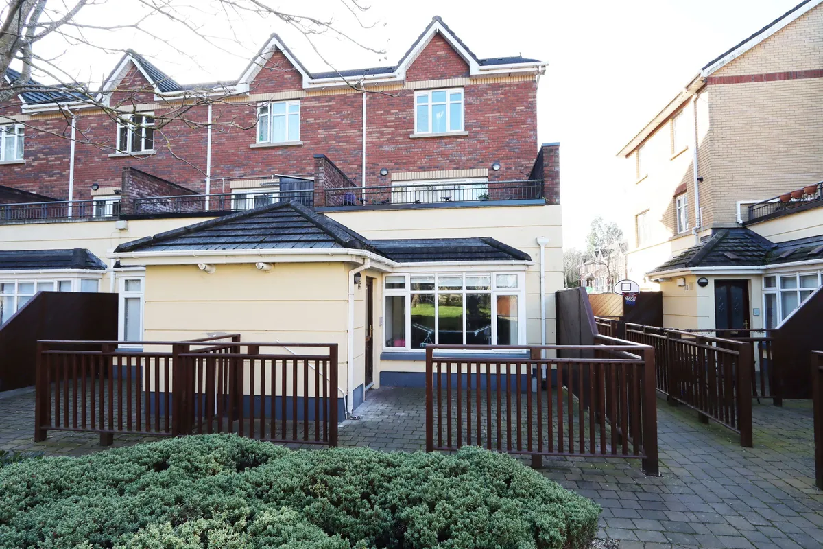 53 Collegefort, Castleknock, Castleknock, Dublin 15 Property for Sale or to Let Howley Souhan